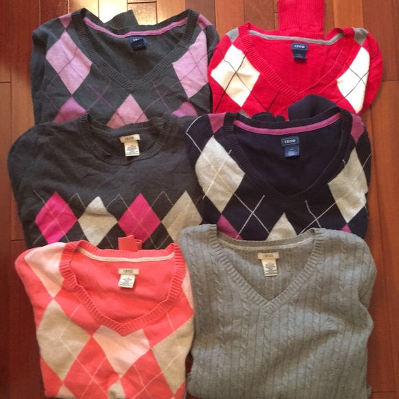 Izod Sweaters - Bundle of 6 IZOD sweaters large